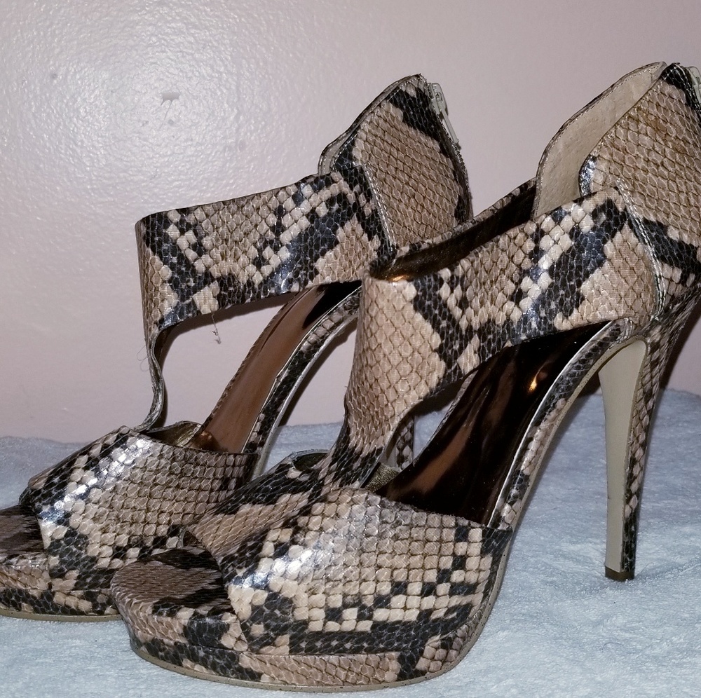 Nine West platform leather sandal